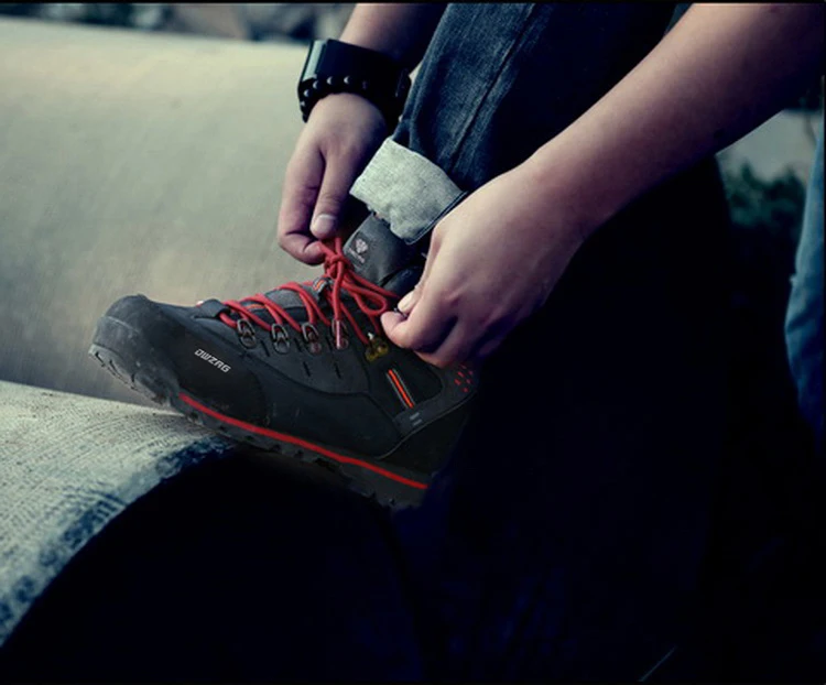 Trekking shoes, non-slip